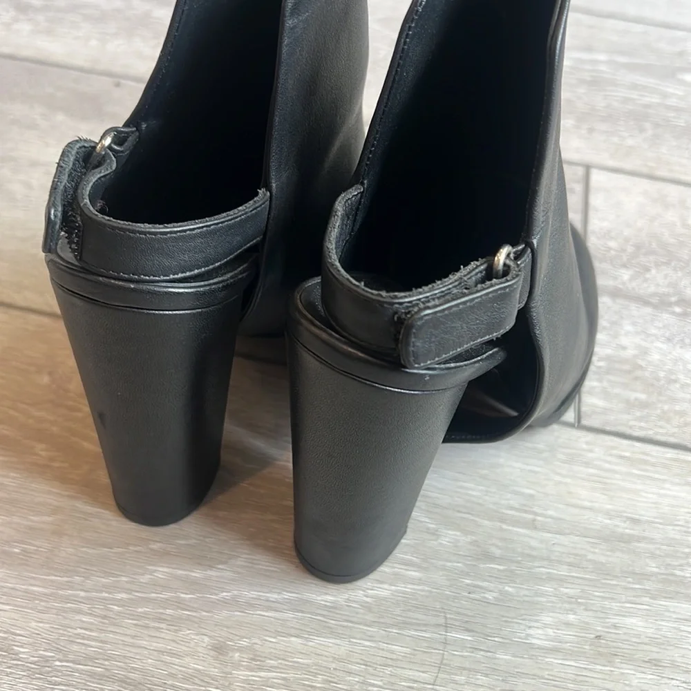 Vince Jody black leather made in Italy slingback ankle boots Size 7